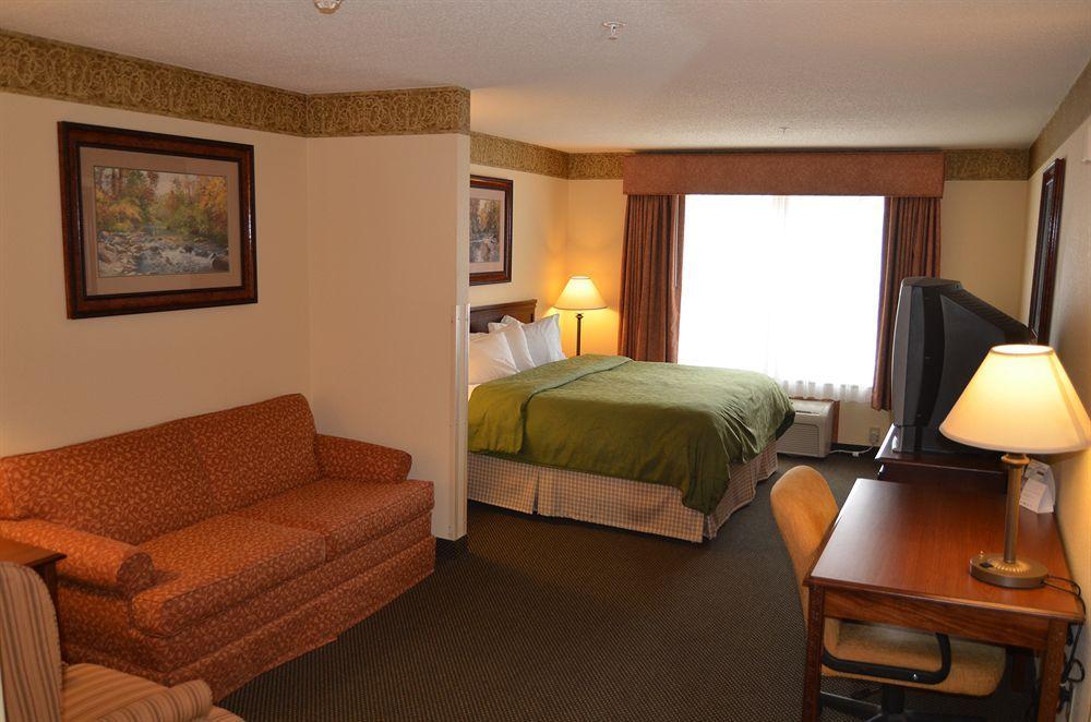 Holiday Inn Express & Suites Marquette By Ihg Quarto foto