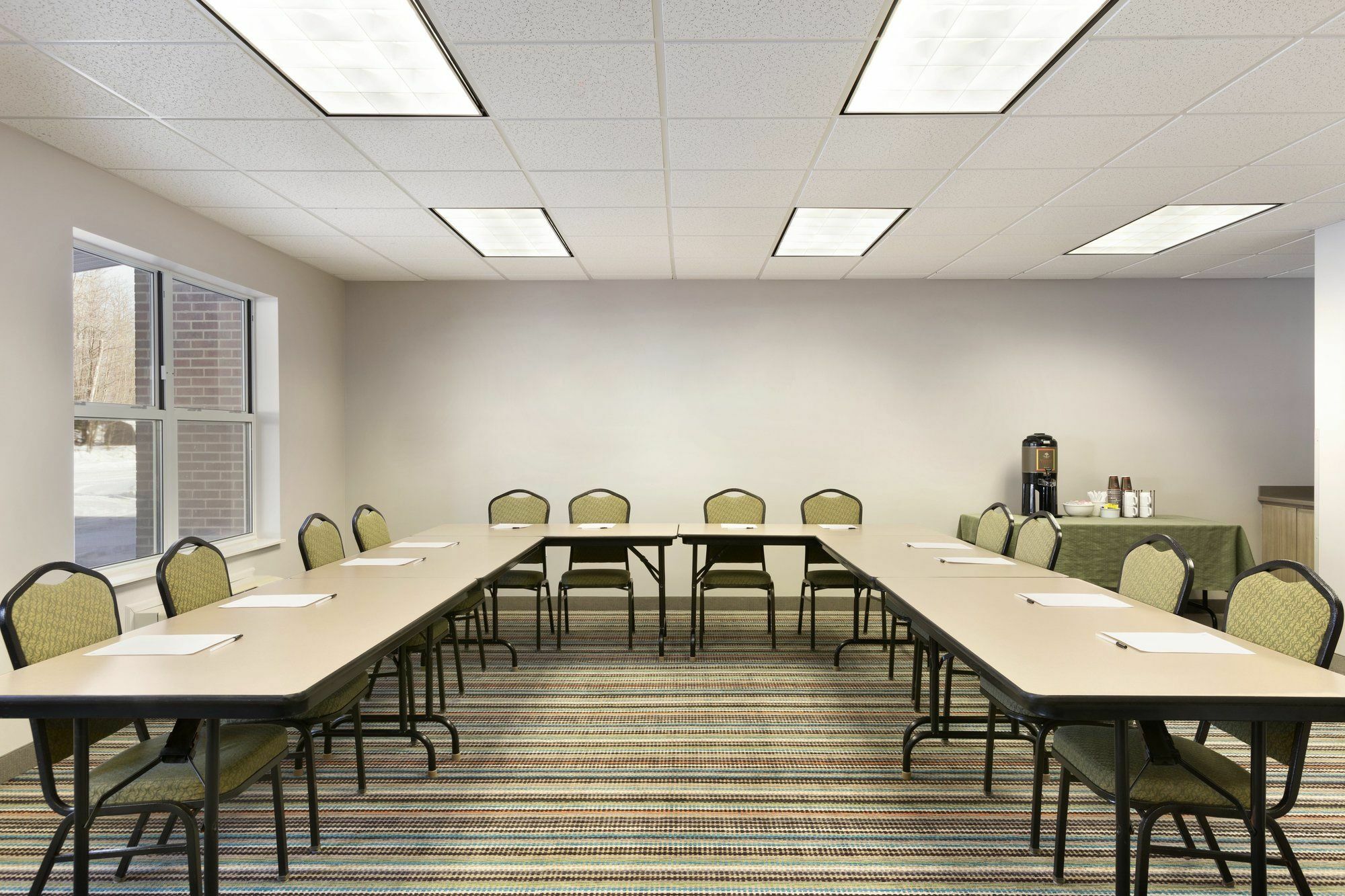 Holiday Inn Express & Suites Marquette By Ihg Exterior foto